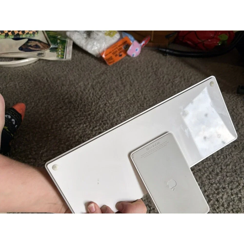 Apple Keyboard Dock A1359 for iPad 1 2 3 Gen 30 Pin ——-Device Only